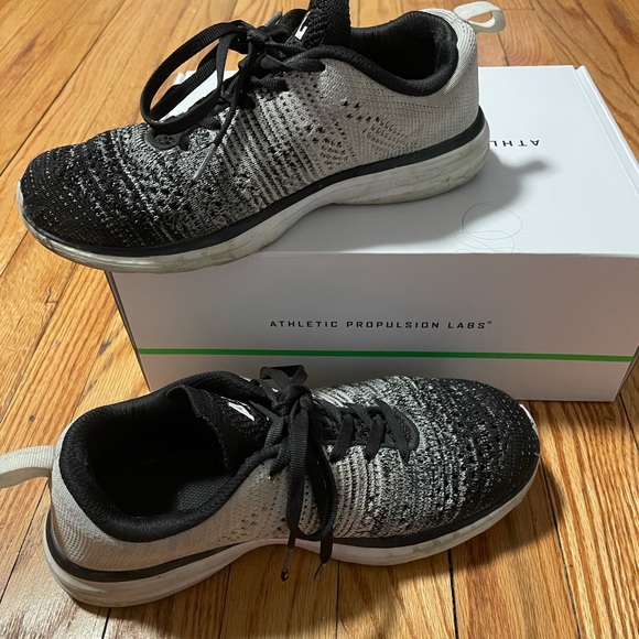 APL athletic propulsion labs techloom pro black/ grey/ white ombré sneakers - Picture 3 of 9